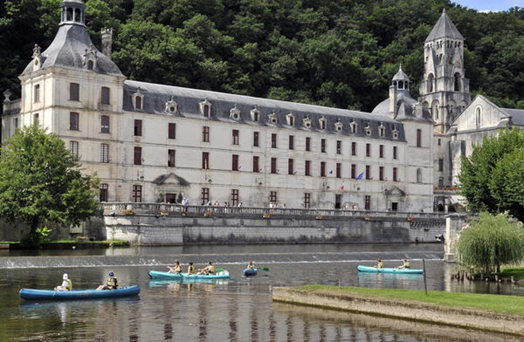 Vvf Perigord Sorges-En-Perigord Hotel Buitenkant foto